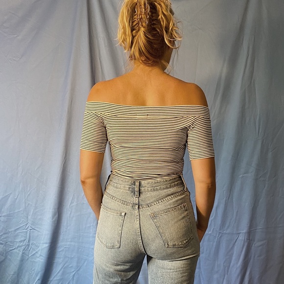 J Crew Off-the-Shoulder Top - Picture 2 of 4